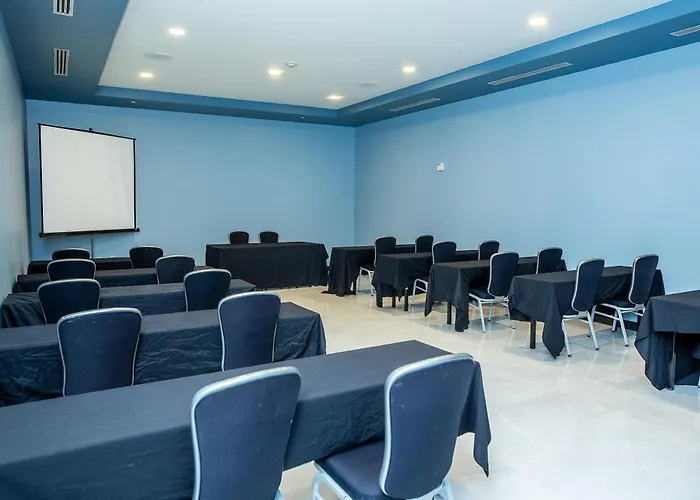 Luxury hotel only: Wyndham New Orleans Airport & Conference Center